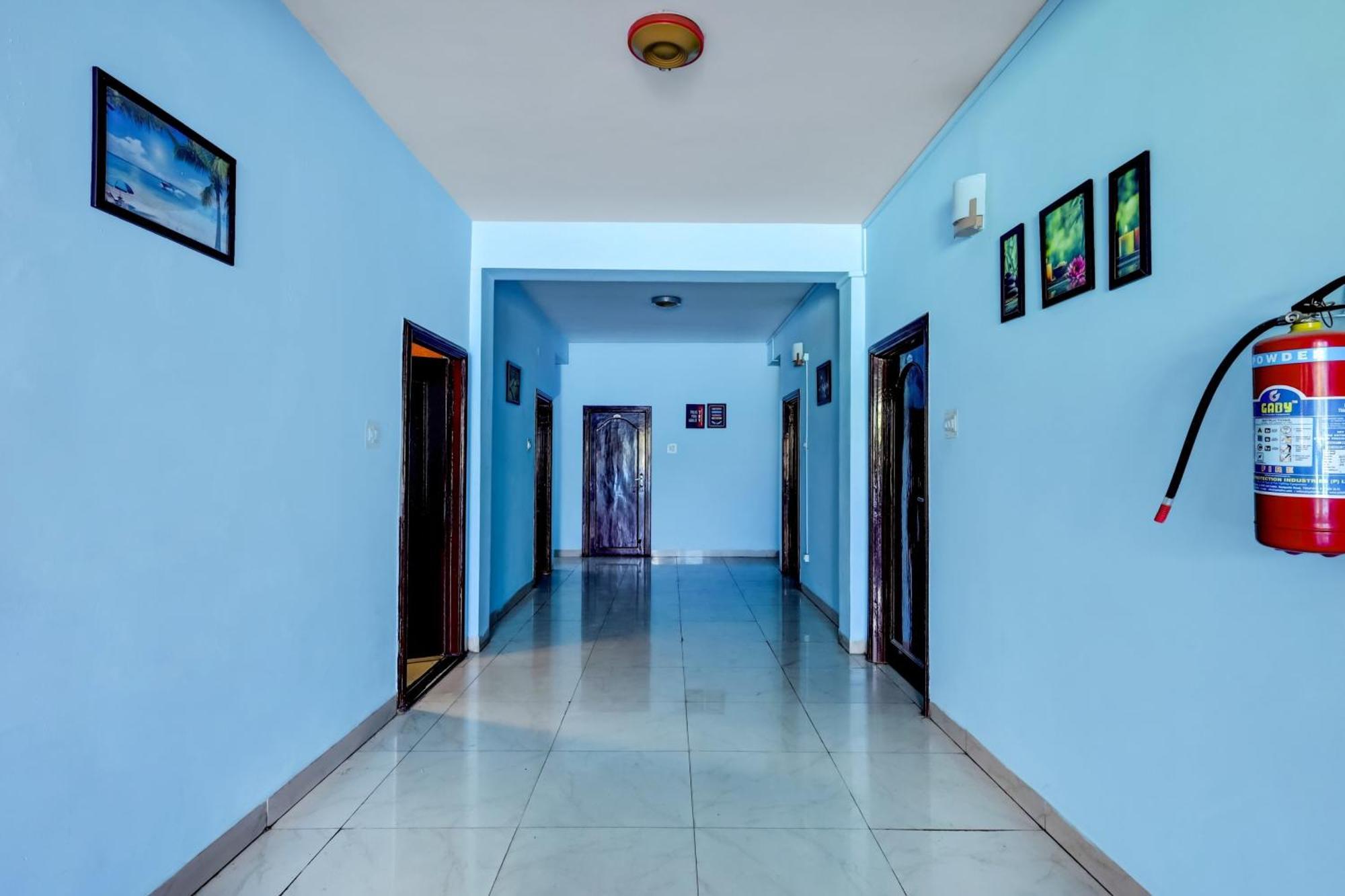 OYO 76010 Hotel Jayalakshmi Residency Tirupati Bagian luar foto