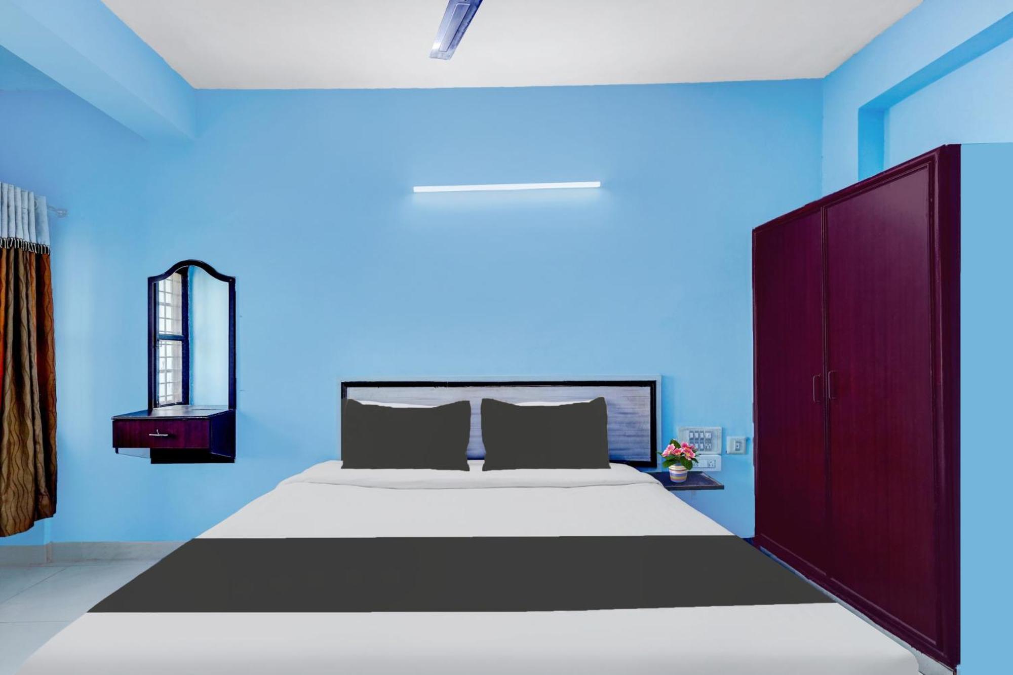 OYO 76010 Hotel Jayalakshmi Residency Tirupati Bagian luar foto
