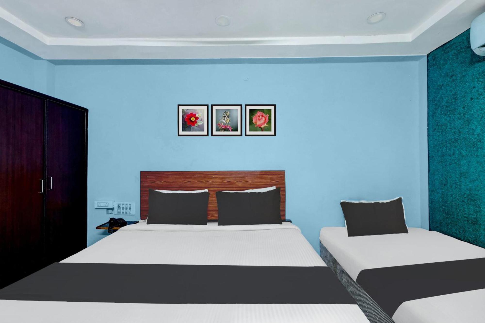 OYO 76010 Hotel Jayalakshmi Residency Tirupati Bagian luar foto