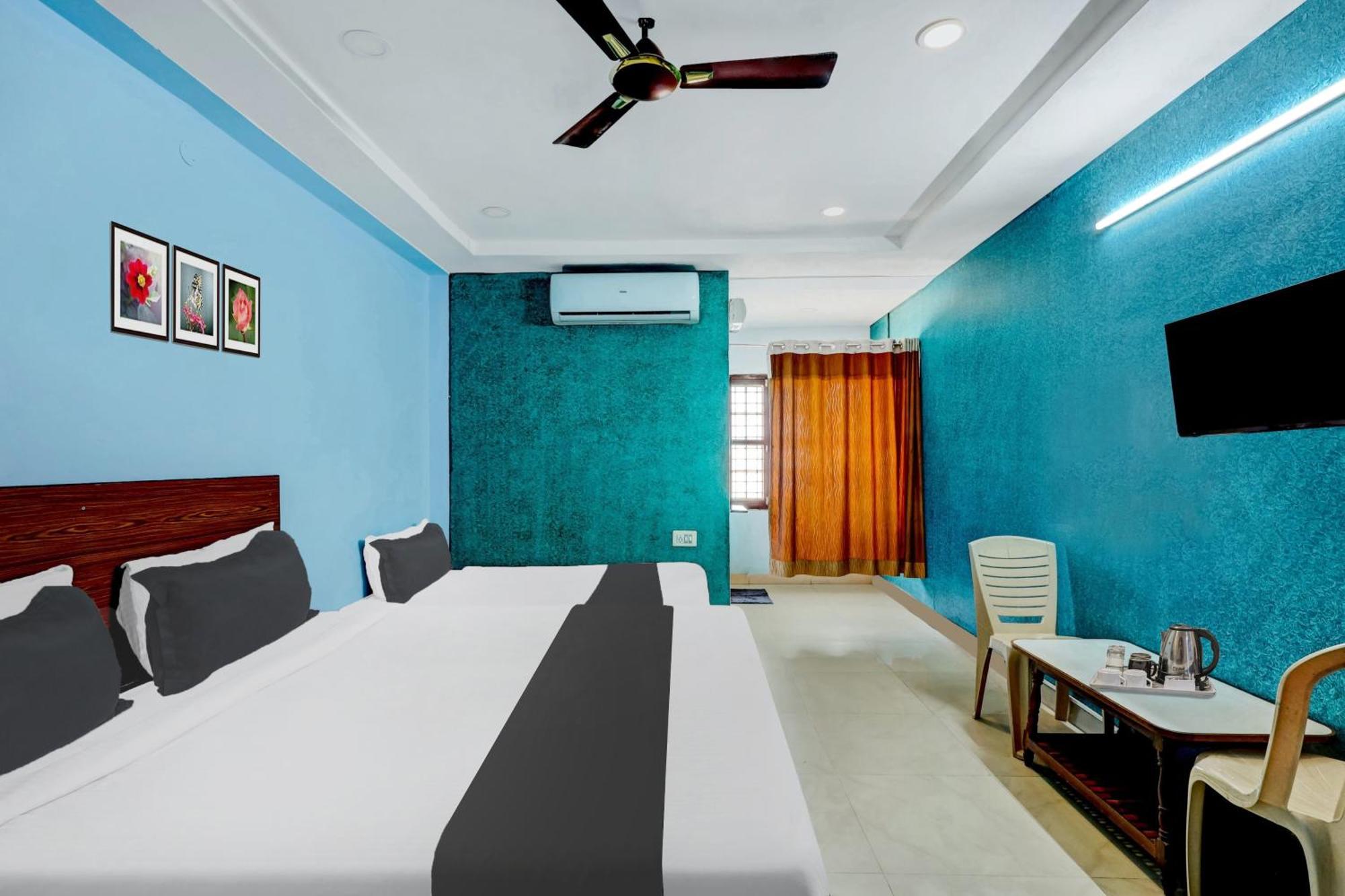 OYO 76010 Hotel Jayalakshmi Residency Tirupati Bagian luar foto
