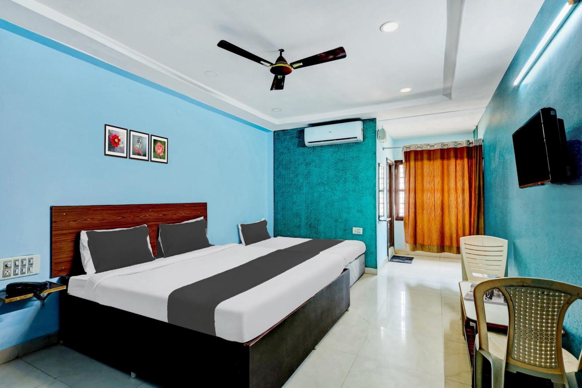 OYO 76010 Hotel Jayalakshmi Residency Tirupati Bagian luar foto