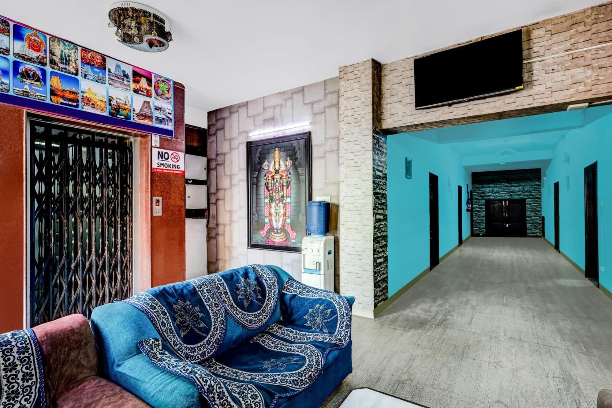 OYO 76010 Hotel Jayalakshmi Residency Tirupati Bagian luar foto