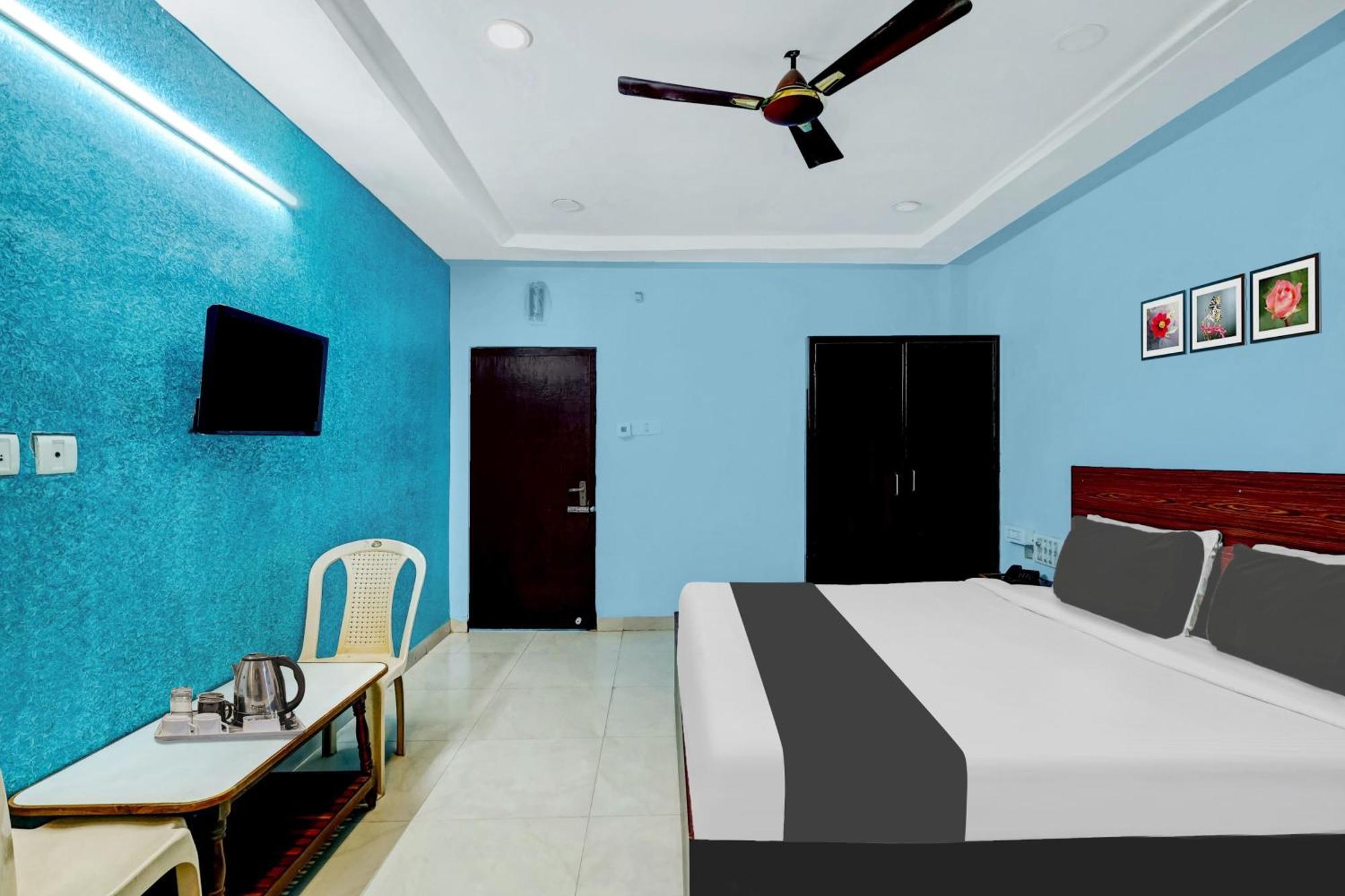 OYO 76010 Hotel Jayalakshmi Residency Tirupati Bagian luar foto