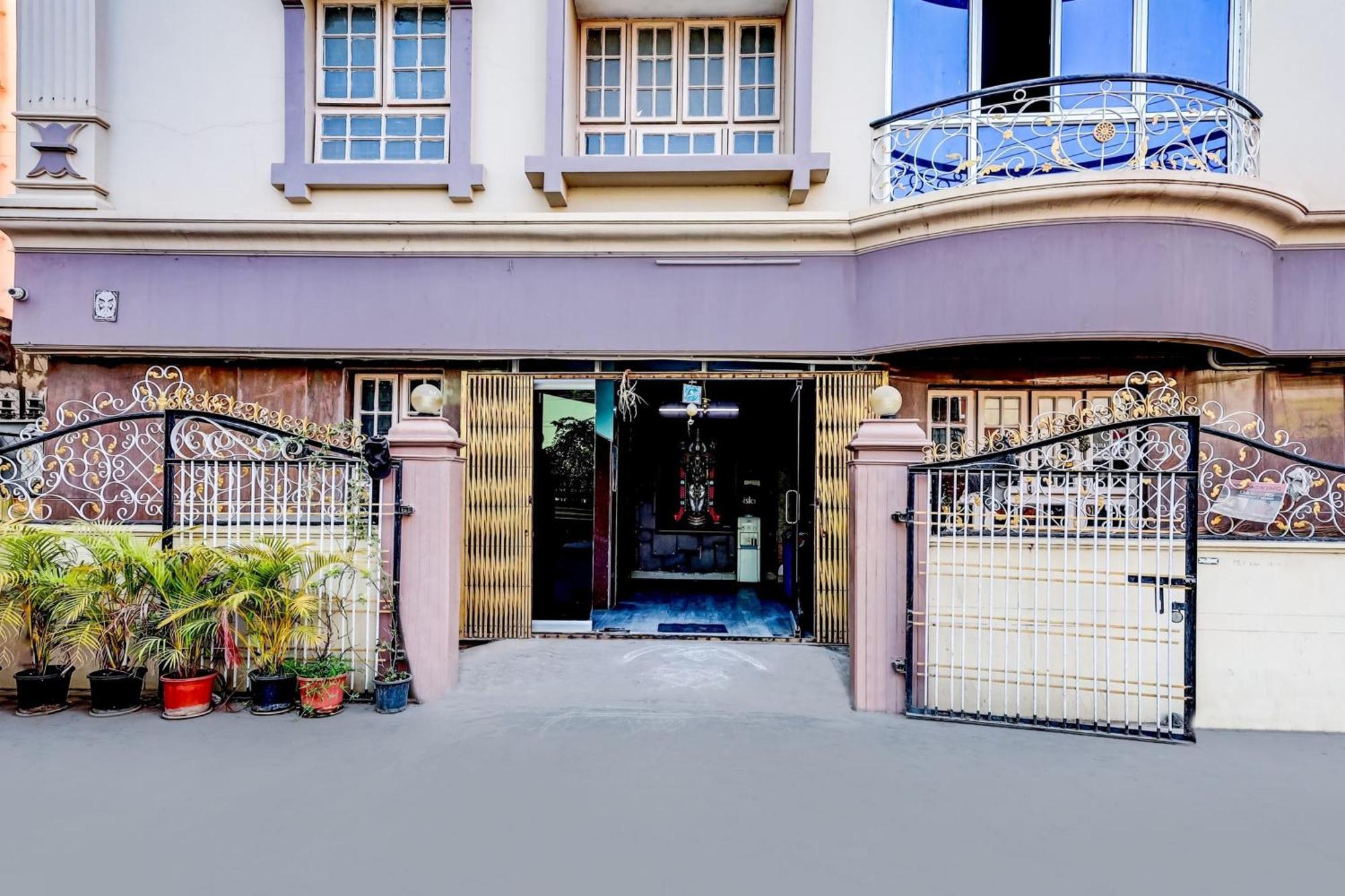 OYO 76010 Hotel Jayalakshmi Residency Tirupati Bagian luar foto