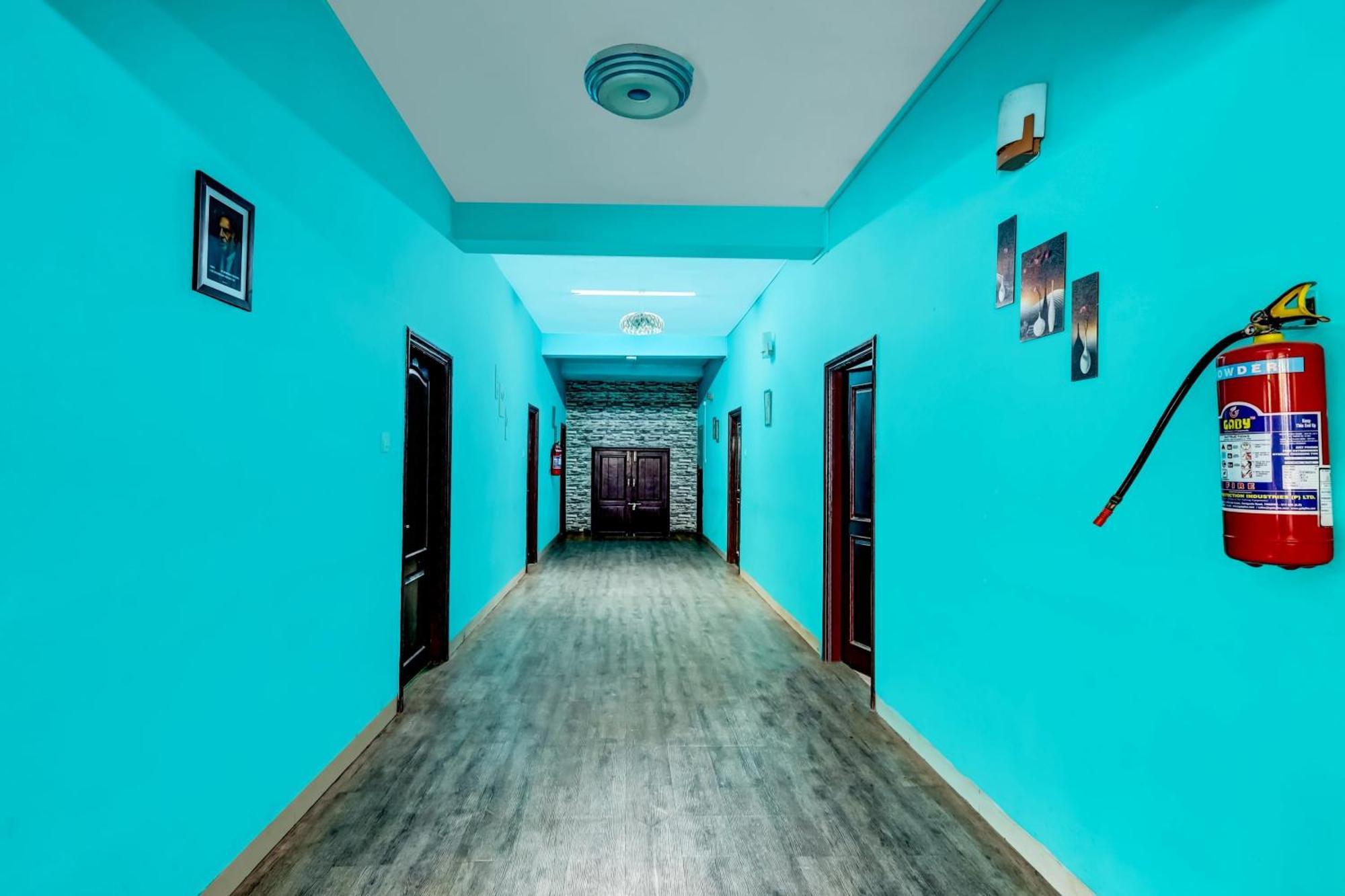 OYO 76010 Hotel Jayalakshmi Residency Tirupati Bagian luar foto