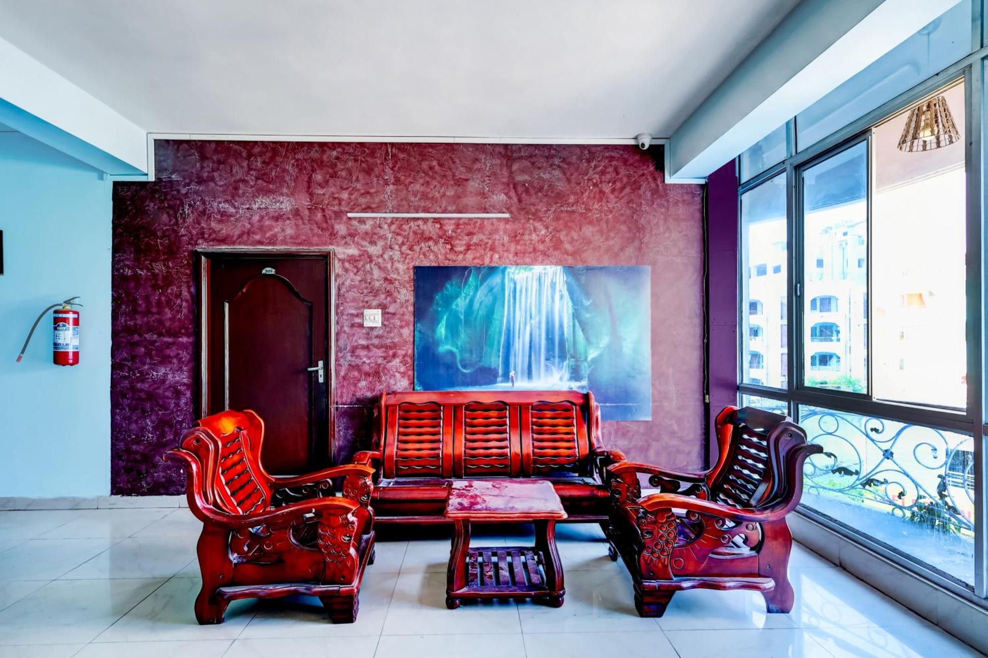 OYO 76010 Hotel Jayalakshmi Residency Tirupati Bagian luar foto