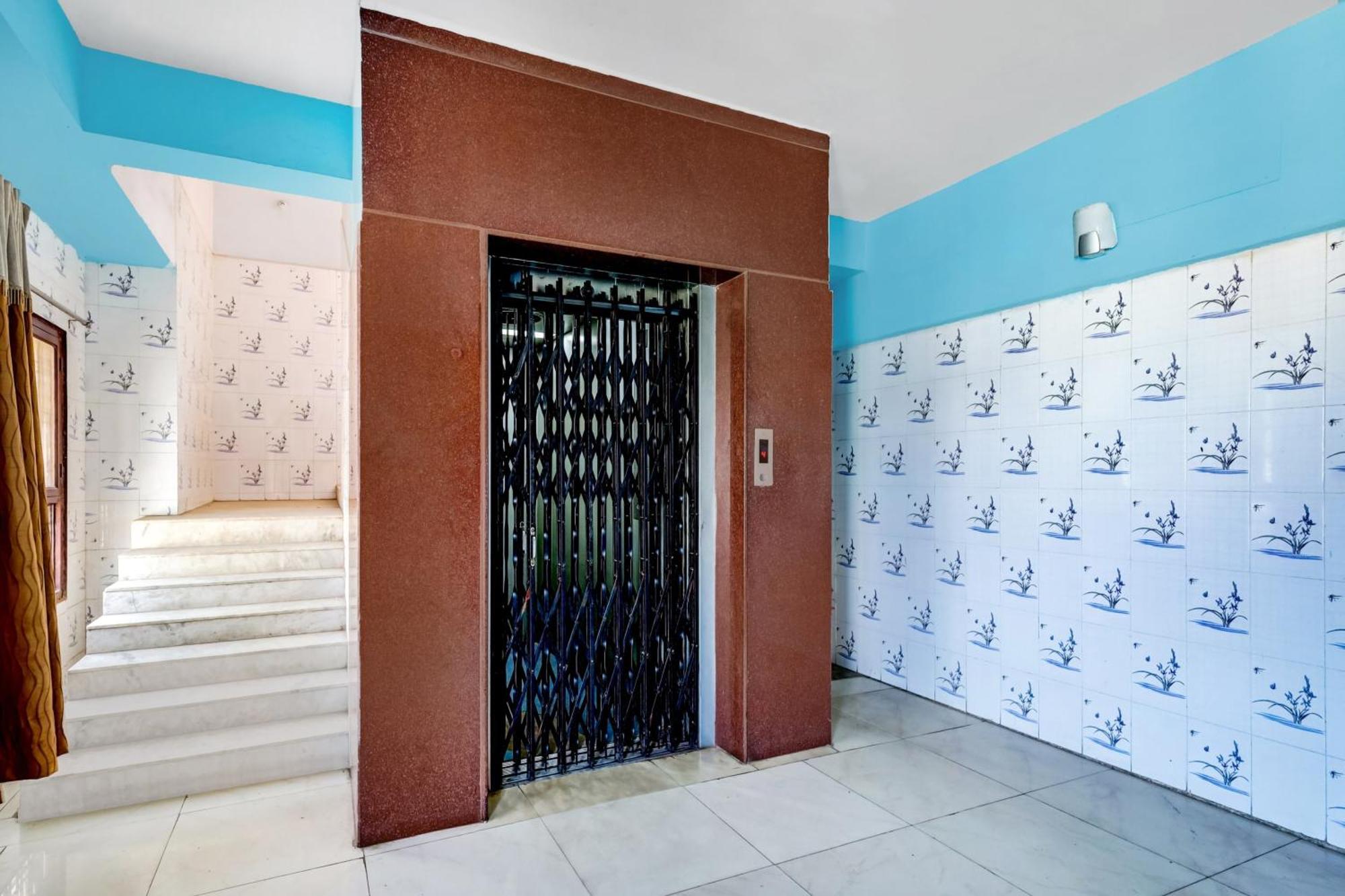 OYO 76010 Hotel Jayalakshmi Residency Tirupati Bagian luar foto
